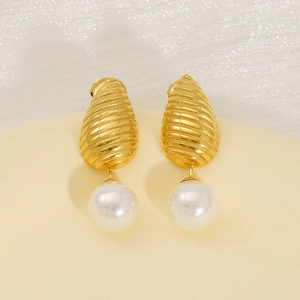 Boucles d'oreilles goutte en acier inoxydable doré 18K avec perles blanches élégantes