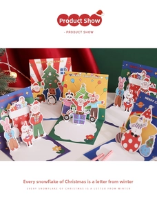 Kreative 3D Pop-Up Weihnachtskarte mit süßen Cartoon-Motiven für festliche Geschenke.