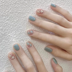 Spring Style Lake Blue Stars Press On Nails Short Square Shape Simple Fresh Design For Women Glossy Glue On Nails