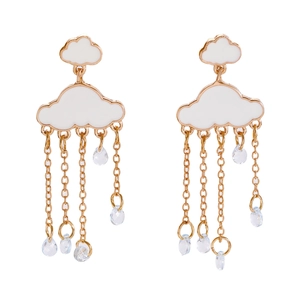 Pendientes de nube dorada con esmalte blanco y borlas de gotas de lluvia de cristal