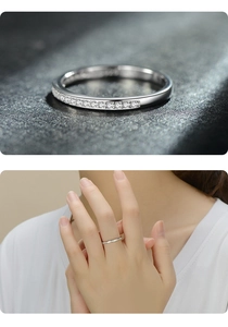 Macro view and model shot of a minimalist 925 silver ring with sparkling micro-pave stones