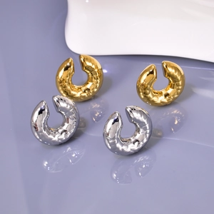 Retro Chunky C Shape Hoop Earrings Titanium Steel 18K Gold Plated Hammered Texture Spiral Geometric Hollow Women Jewelry
