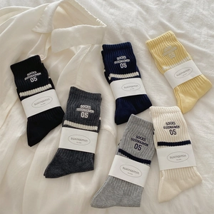 Women Striped Crew Socks Cotton Athletic Sports Mid Calf Preppy Letter Embroidery Breathable Soft Casual Comfy Retro Style