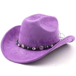 Chapeau de cowboy violet en daim avec bande perlée ethnique et pendentif main de Fatima
