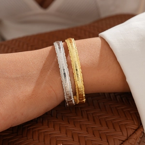 Textured Cuff Bracelet 18K Gold Plated Copper Geometric Round Minimalist Fashion Bangle For Women Commuter Accessory