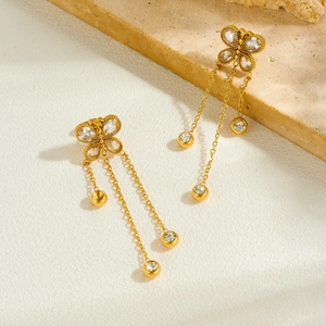 Boucles d'oreilles papillon en acier inoxydable doré avec de longues chaînes à pompons