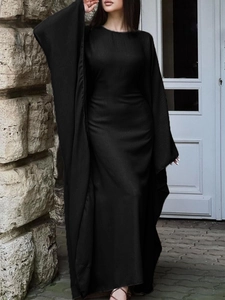 Robe longue noire élégante à manches longues avec texture plissée douce pour femmes