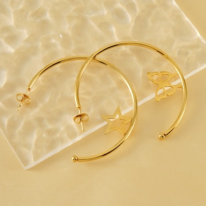 Orecchini a cerchio in argento 925 placcato oro 18K con farfalla e stella su seta