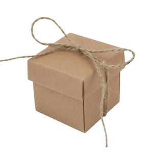 Eco-friendly brown kraft paper square gift box with natural twine bow for candy and party favors