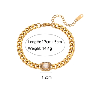Detail of 18K gold Cuban chain bracelet with rectangular zircon and dimension labels