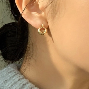 Elegant 925 sterling silver hollow round earrings in gold for a minimalist jewelry look