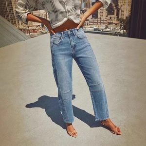 Jeans dritti casual da donna blu chiaro con cuciture sulle ginocchia e vita alta moda