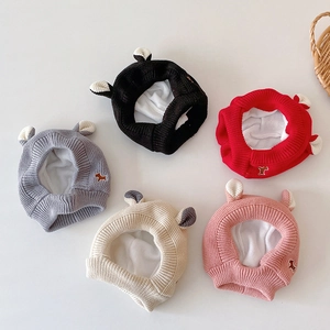 Bonnets d'hiver tricotés pour bébé en cinq couleurs avec doublure polaire et motif de chien