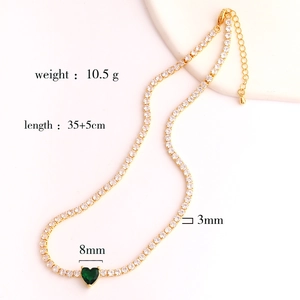 Detail of gold heart necklace showing weight 10.5g, length 35+5cm, and 8mm pendant size