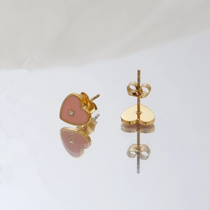 Orecchini a cuore rosa placcati in oro con diamante centrale su superficie a specchio