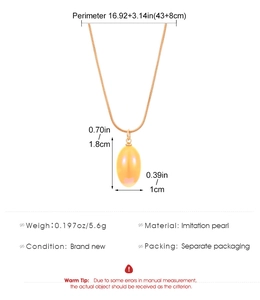 Detailed size measurement of the gold necklace with iridescent oval pendant and pearl