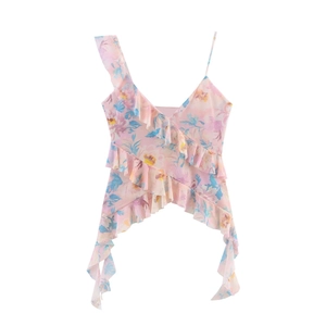 Sexy rosa Chiffon-Top mit Blumenmuster, gestuften Rüschen und asymmetrischen Trägern