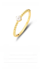 Detail of S925 sterling silver ring with shell pearl and 18K gold plated metal beads