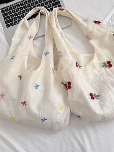 Cream white tulle shoulder bag set with cherry and bow embroidery in a Japanese style