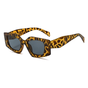 Stylish cat-eye UV protection kids sunglasses with bold leopard print pattern