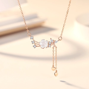 Elegant S925 silver necklace with mother of pearl flower, butterfly and heart pendants