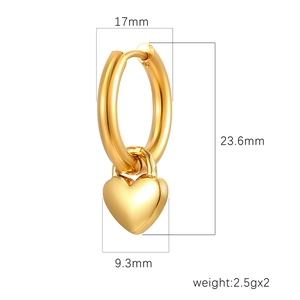 Boucles d'oreilles cœur en acier inoxydable doré avec dimensions détaillées indiquées