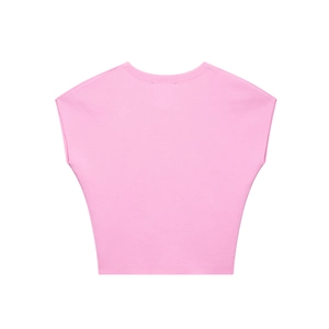 Top senza maniche in maglia rosa con bottoni a cuore presentato in stile flat lay