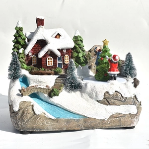 Détails de maison de village de Noël en résine avec pont enneigé et figurines peintes