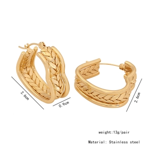 Detailed size specifications for gold twisted heart earrings in stainless steel