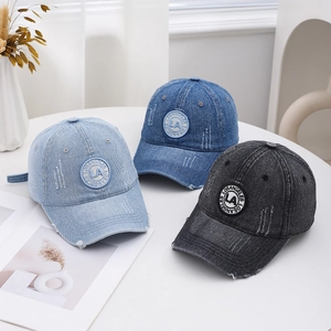 Berretti da baseball vintage in denim lavato con toppa Los Angeles in blu chiaro, scuro e grigio