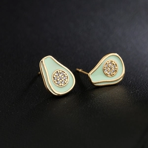 Boucles d'oreilles avocat plaquées or 18 carats avec émail vert et zircons brillants
