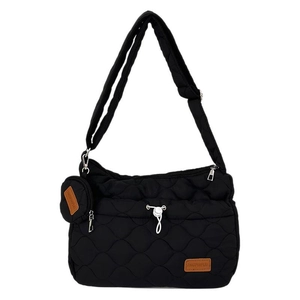 Ensemble sac bandoulière matelassé noir avec sangle ajustable et mini porte-monnaie