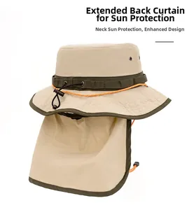 Détail du chapeau de soleil beige avec protège-nuque long et cordon de serrage orange