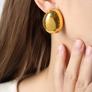 Minimalist large oval gold-plated earrings with a highly polished mirror finish for women