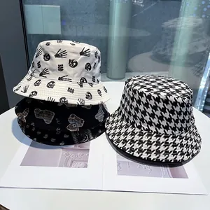 Women Bucket Hat Reversible Cotton Canvas Sun Protection Summer Outdoor Fisherman Cap With Skull Dollar Paisley Print