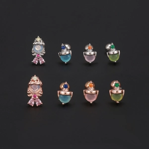 Cartoon Helix-Ohrstecker mit bunten Zirkoniasteinen in Silber und Roségold-Finish