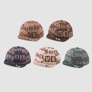 Cinq casquettes de bébé en velours côtelé à bords souples avec imprimés de lettres mode