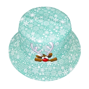 Minzgrüner Fischerhut mit weißen Schneeflocken und Rentier-Print für die Weihnachtszeit