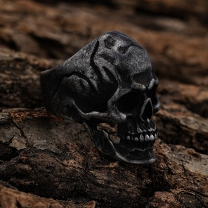 Anello vintage a teschio in acciaio inossidabile stile biker con finitura argento antico