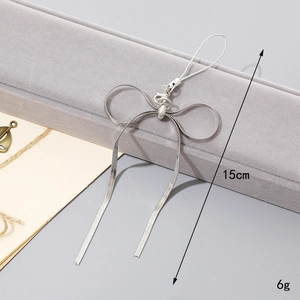 Bijou de téléphone nœud en chaîne serpent argentée de 15cm de long et 6g de poids