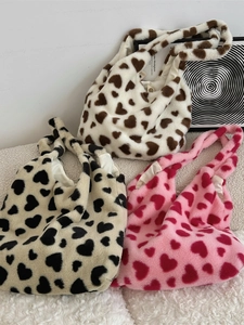 Women Plush Faux Fur Tote Bag Heart Pattern Large Capacity Shoulder Handbag Winter Warm Fluffy Sweet Fashion