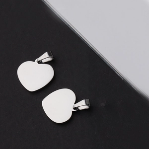Polished stainless steel heart-shaped charm pendants for DIY jewelry necklaces and bracelets