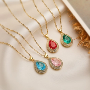 Minimalist Copper Zirconia Water Drop Pendant Necklace For Women Light Luxury Gold Plated Twist Chain Clavicle Chain Jewelry