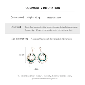 Detailed size chart of gold multilayer circular earrings with dimensions 7.5cm by 4.5cm