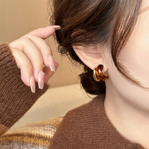 Vintage Maillard resin geometric earrings in amber brown and gold for women