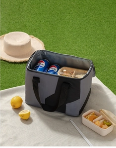 Close-up of insulated lunch bag with thick aluminum foil lining for thermal storage