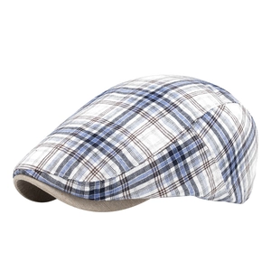 Plaid newsboy cap for men and women with breathable fabric and a contrast visor
