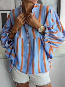 Damenbluse mit blau-orangen Streifen, Ballonärmeln und einer lockeren Boho-Passform