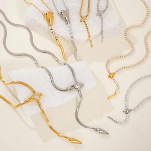 Snake Necklace Stainless Steel 18K Gold Plated Zircon Encrusted Snake Bone Chain Y-Lariat For Women Vintage Luxury Style