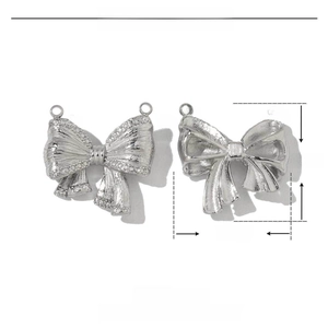 Edelstahl-Anhänger in Schleifenform mit 20mm Größe und 2,7g Gewichtsangabe im Detail
